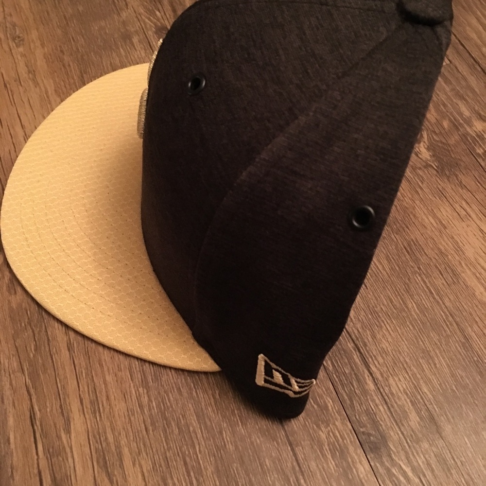 Hat - Picture 2 of 4